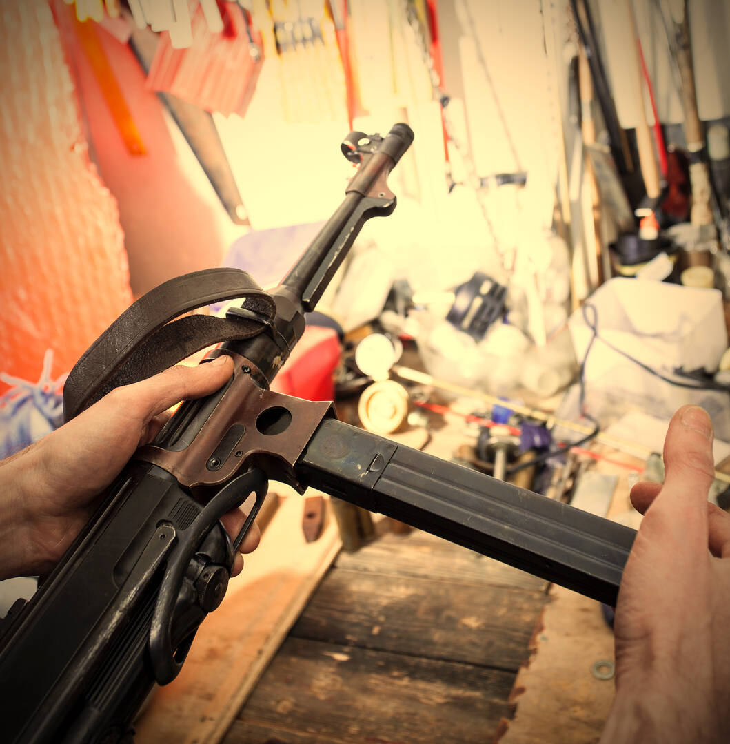 2 J's Pawn & Gun